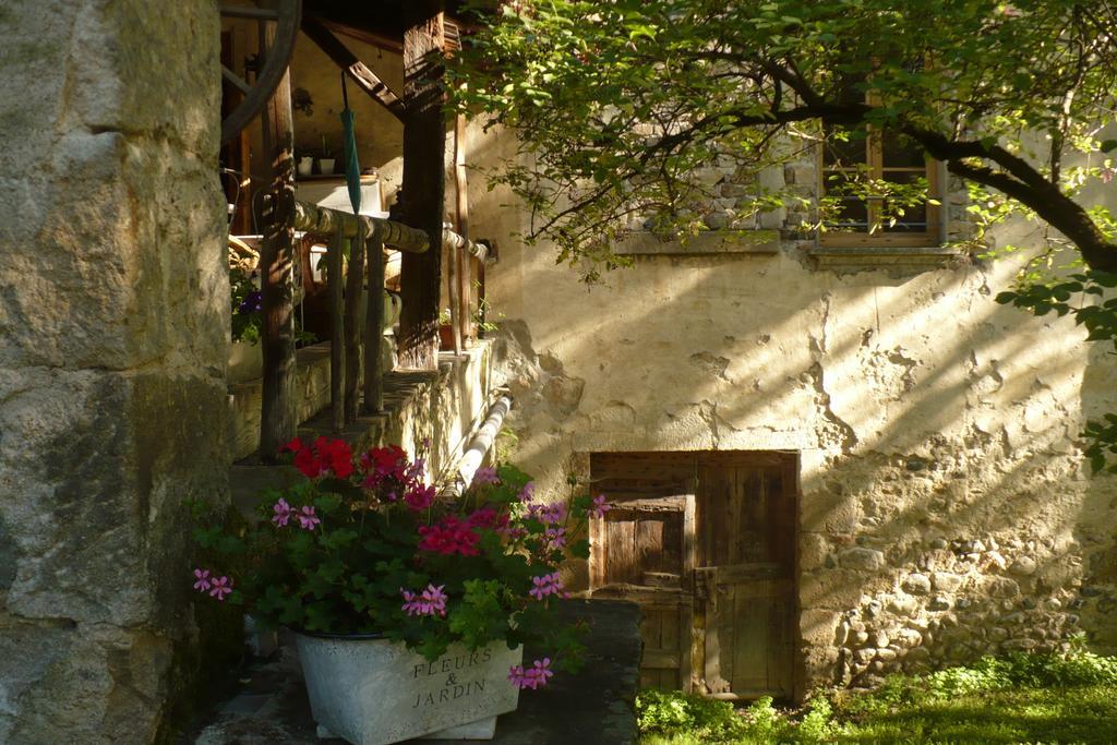 ホテル レ デリス ドゥ ラヴート Lavoute-sur-Loire エクステリア 写真