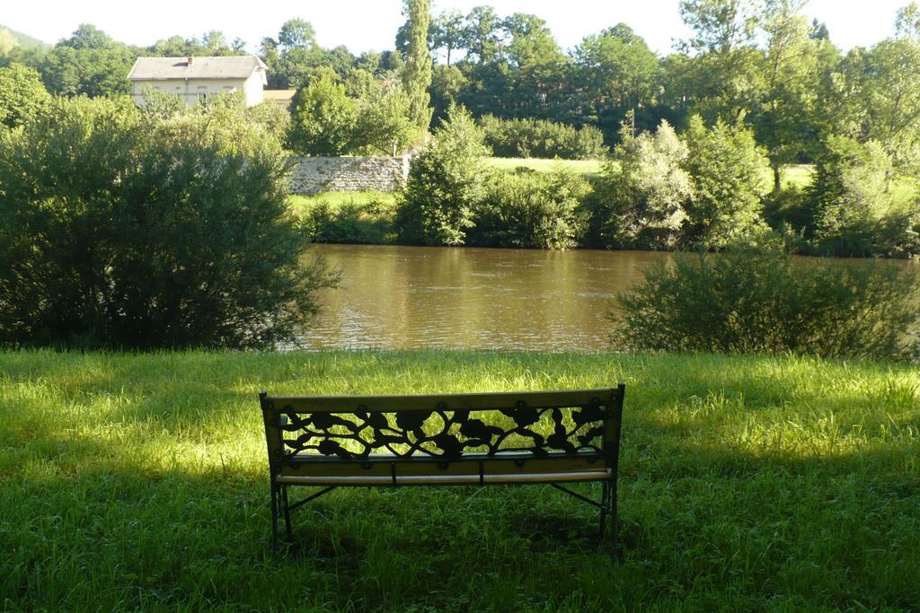 ホテル レ デリス ドゥ ラヴート Lavoute-sur-Loire エクステリア 写真