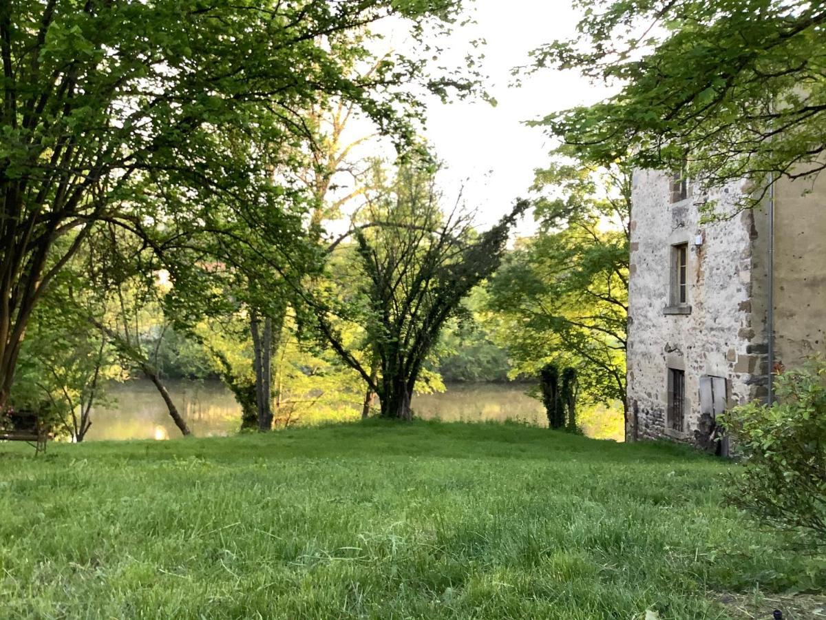 ホテル レ デリス ドゥ ラヴート Lavoute-sur-Loire エクステリア 写真